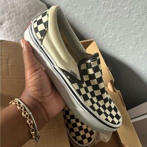 Slip on black and vans